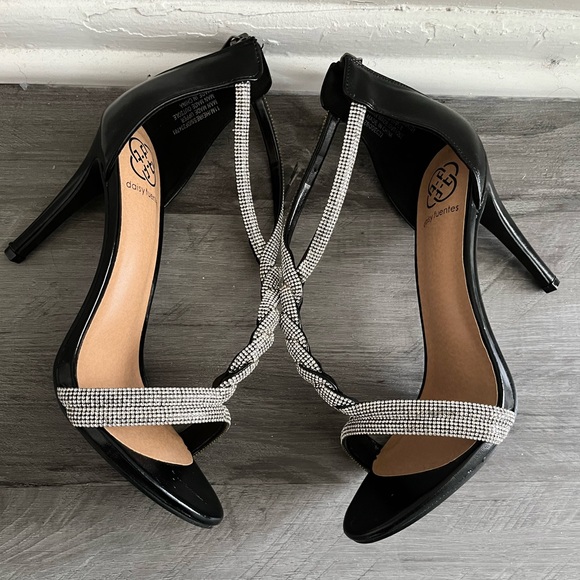 Daisy Fuentes Heiress Bling Heel - Picture 3 of 5